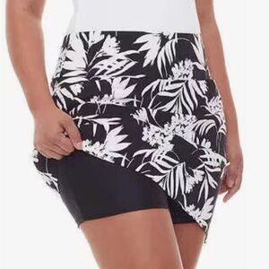 Women's Black and White Floral Skort